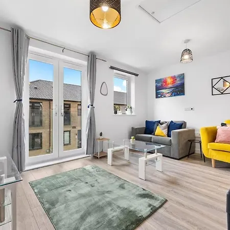 1 Bed Flat, Contractor & Long Stays, Parking *